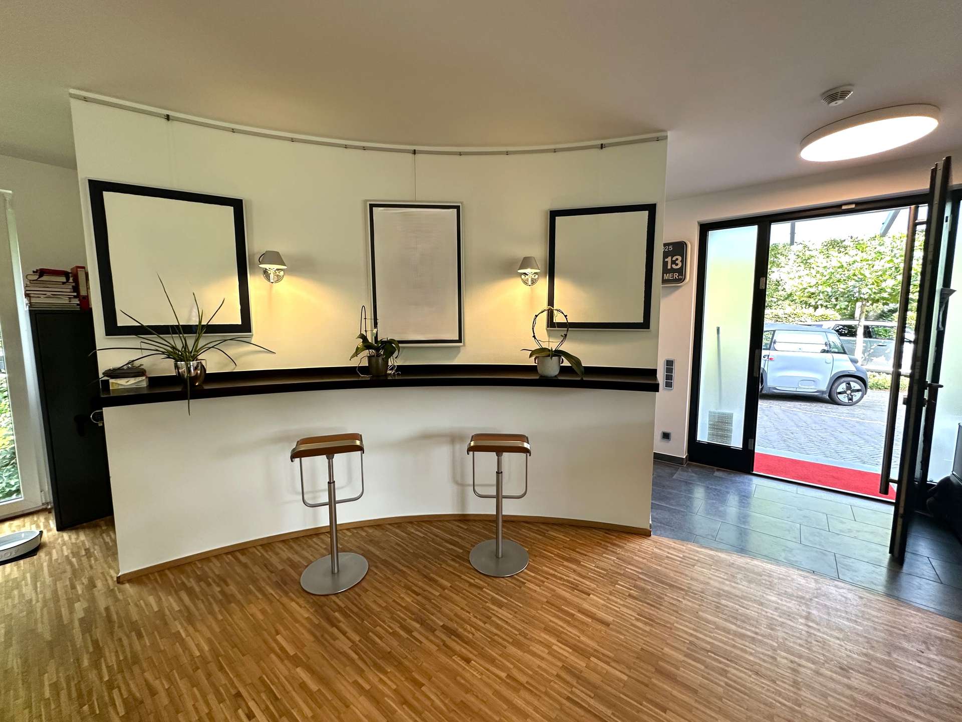 3762-lang7_Theke Eingangshalle